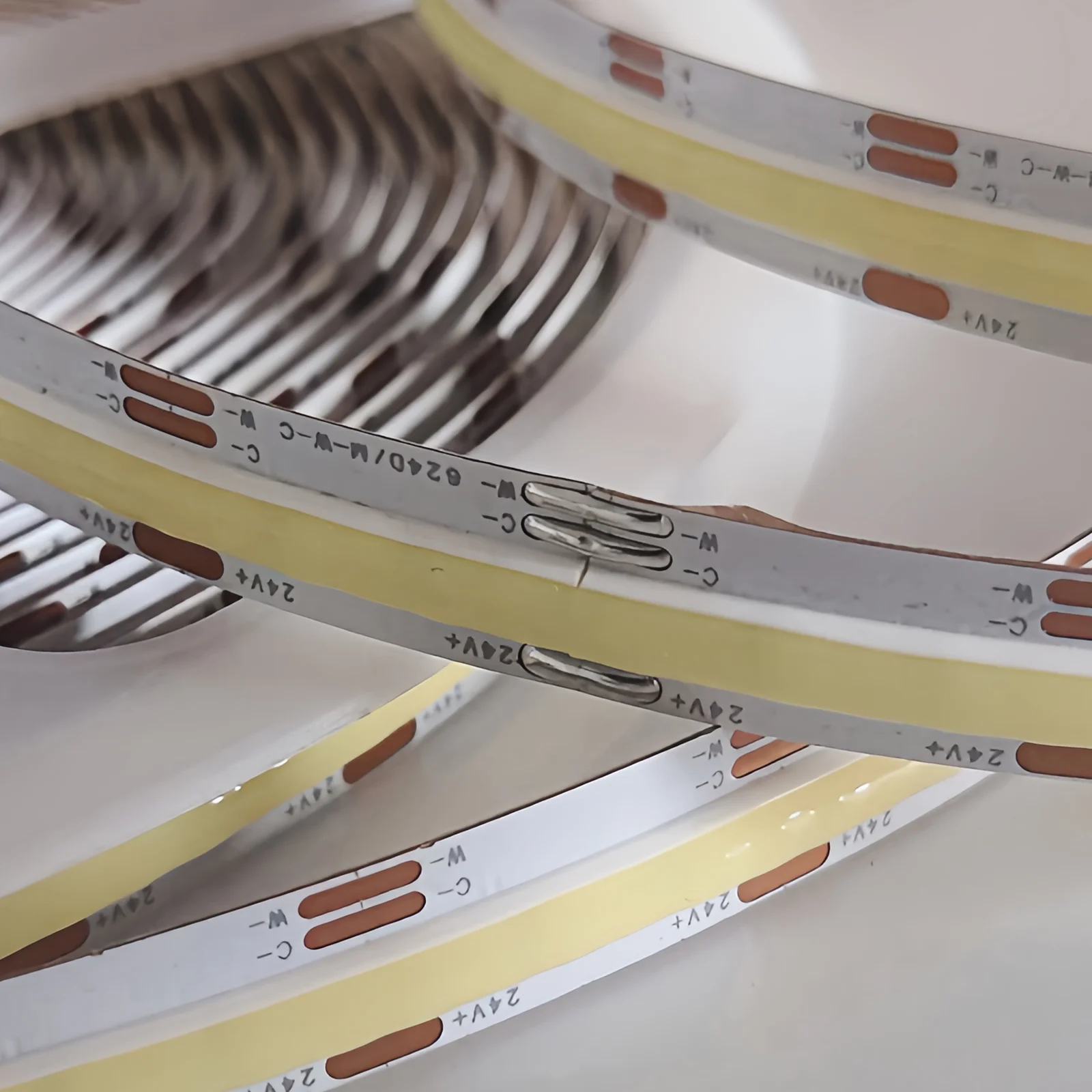 LUMSET® COB LED Strip – 624 LEDs:m, 24V, Dual CCT 2700K–6500K, 7+7W:m, CRI90+, 8mm:10mm Width, No Voltage Drop Over 10m, Panelized
